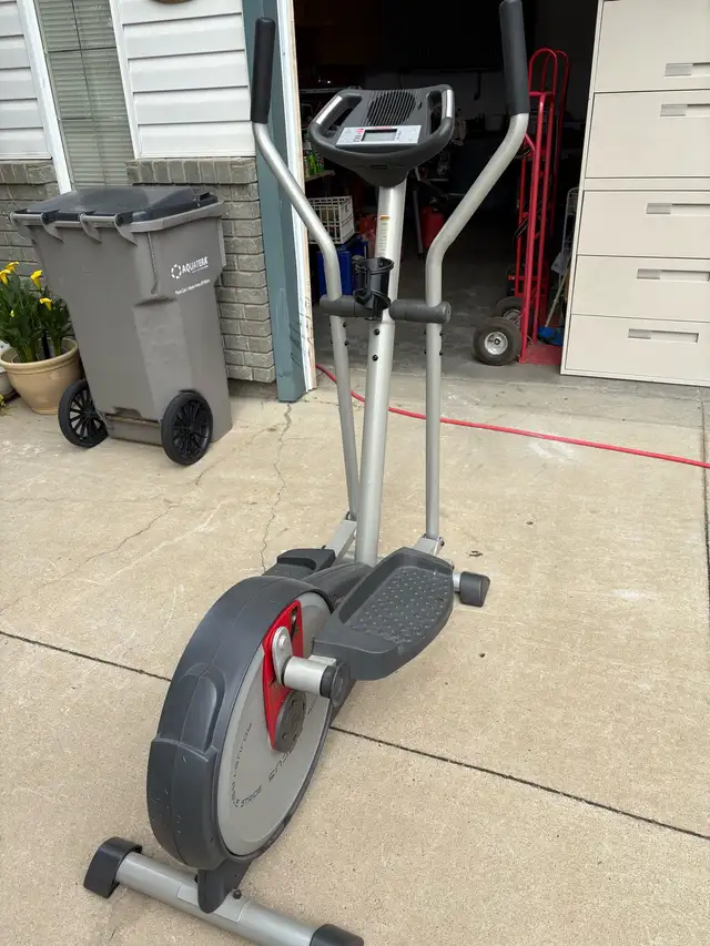 Pro-Form Elliptical in Exercise Equipment in Grande Prairie - Image 2