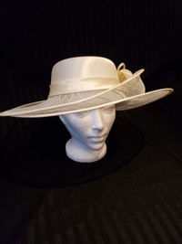 Hat / Chapeau - Women / Femme