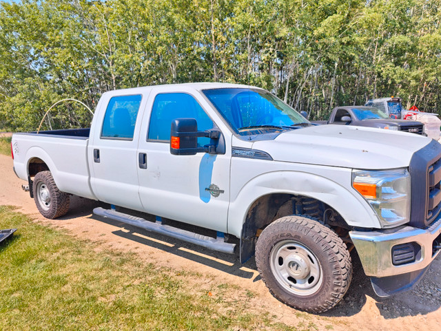 2015 Ford Super Duty F-250 SRW XL 6.7L Turbo V8 Diesel 4WD in Cars & Trucks in St. Albert - Image 4