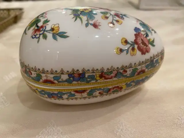 Coalport Egg in Arts & Collectibles in Mississauga / Peel Region - Image 3