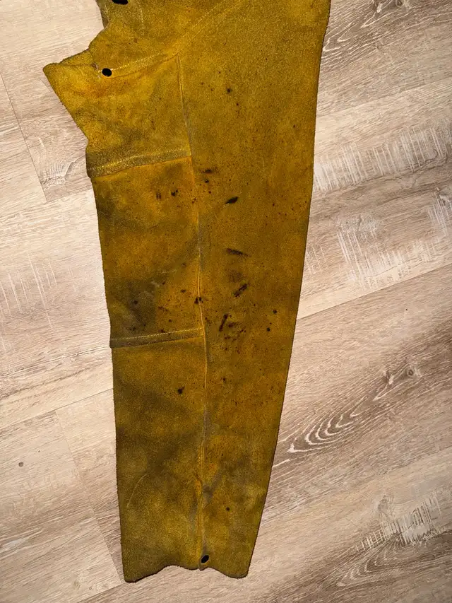 PowerWeld Leather Welding Jacket – Cropped Sleeve in Other in Edmonton - Image 5