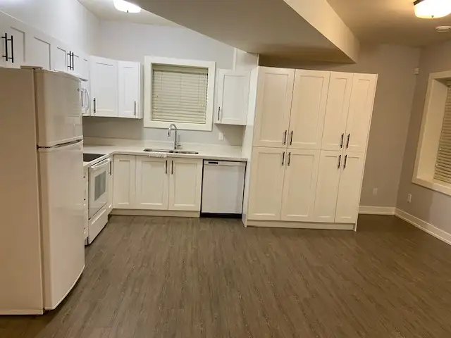 **2 BDRM BASEMENT SUITE*FOR*RENT IN SOUTH SURREY** in Long Term Rentals in Delta/Surrey/Langley - Image 2
