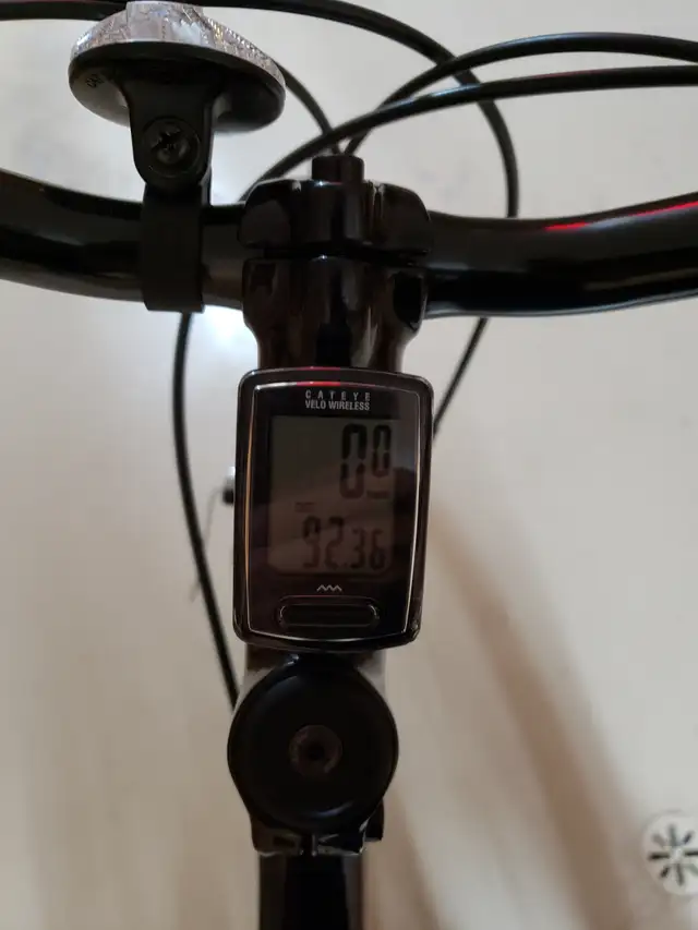 Velo Trek FX1 très bon état in Road in Lévis - Image 6