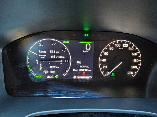 2023 Honda CRV Hybrid Touring (w/ext warranty) in Cars & Trucks in Calgary - Image 4