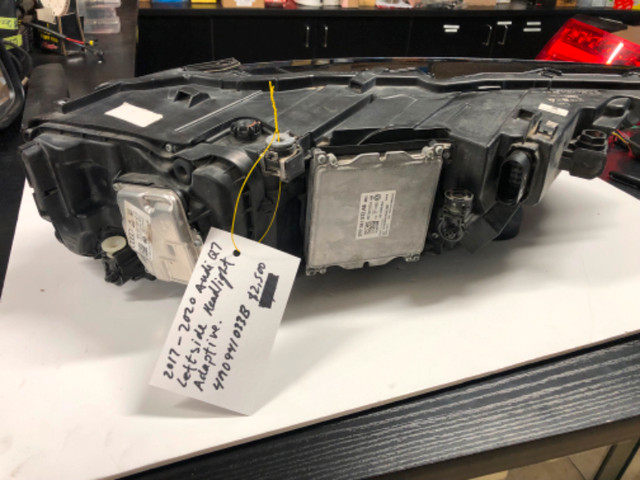 2017-2020 Audi Q7 Left side adaptive headlight in Auto Body Parts in Mississauga / Peel Region - Image 2