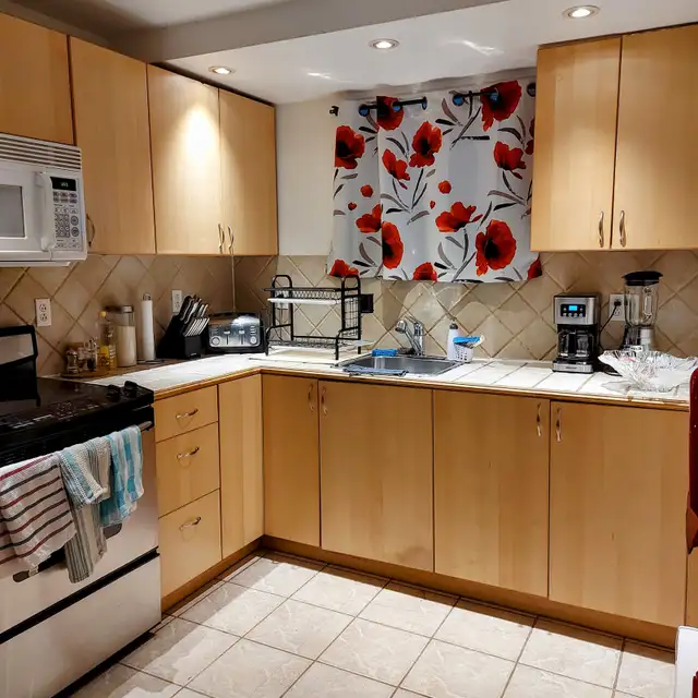 Beau/propre et rénové 3 1/2 à louer