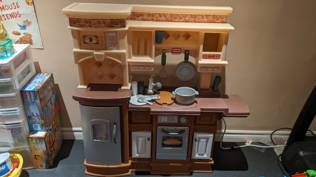 Little Tikes Kitchen Set in Toys & Games in Markham / York Region