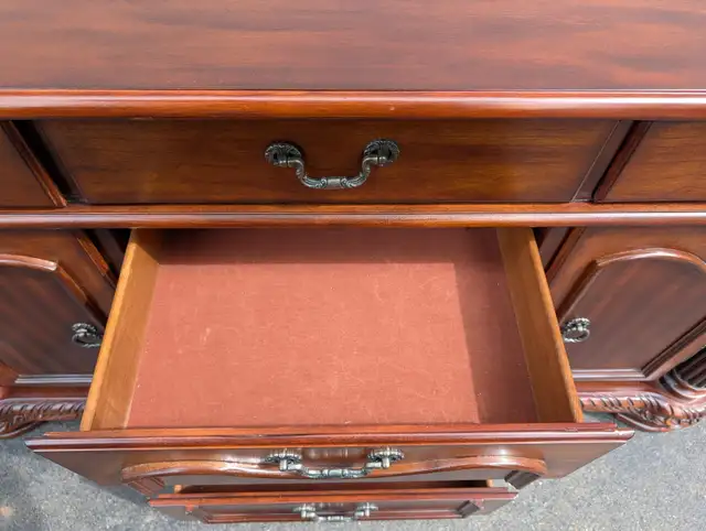 Sideboard Credenza Cabinet Large in Hutches & Display Cabinets in Oakville / Halton Region - Image 9