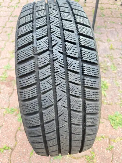 Selling a set of 4 Goodyear WinterCommand 235/55R17 99T winter tires. Almost brand new, in excellent...