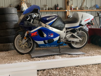 1999 GSXR 750 