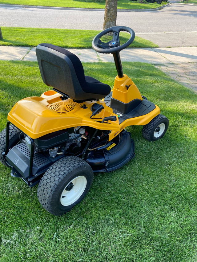  Cub cadet 30 inch riding mower  in Lawnmowers & Leaf Blowers in Markham / York Region - Image 3