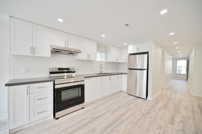 Birchmount/Finch Renovated 2 Bedroom Basement Apartment Parking Long