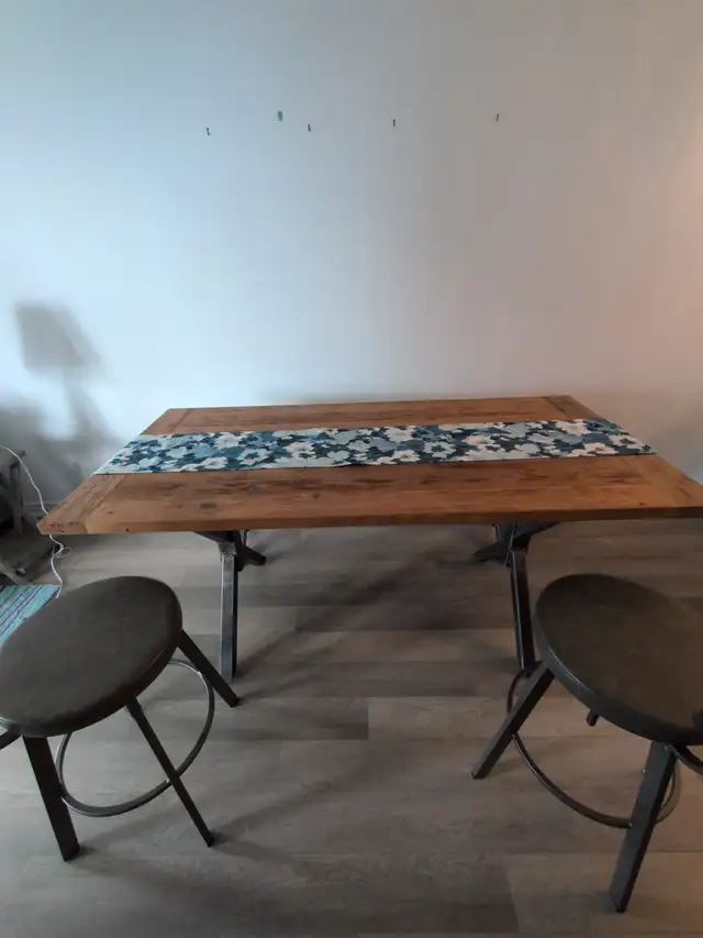 Wood Dining Room Table in Dining Tables & Sets in Hamilton - Image 7