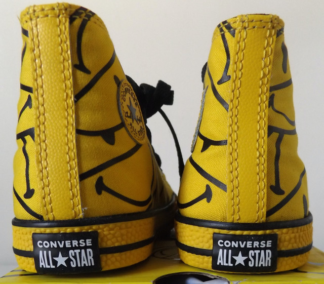 NEW CONVERSE CHINATOWN MARKET CHUCK TAYLOR HIGH TOP YOUTH SIZE 1 in Kids & Youth in Oakville / Halton Region - Image 2