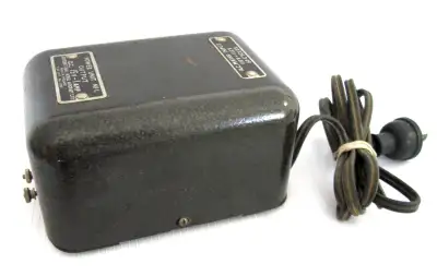 INTENATIONAL MODEL AIRCRAFT Ltd, TRANSFORMER POWER UNIT Power Unit. 200-250V AC Input, 15V, 1 amp Ou...