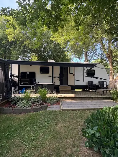 Clé en main! Forest River Alta 2810KIK 2020 – Camping Grégoire (Terrain #55) Dépôt effectué pour la...