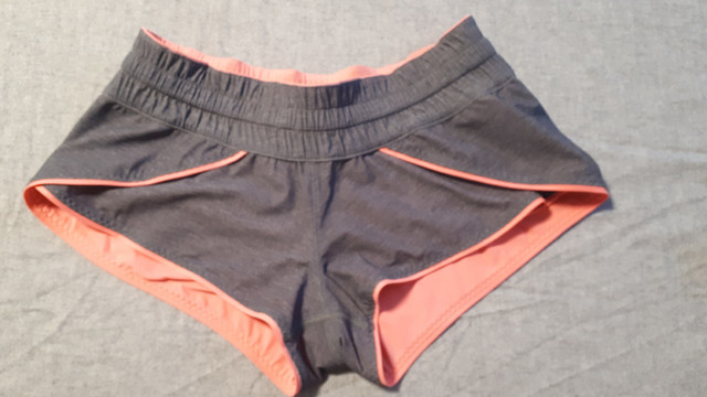 Lululemon shorts, size 4 in Women's - Bottoms in Strathcona County - Image 3