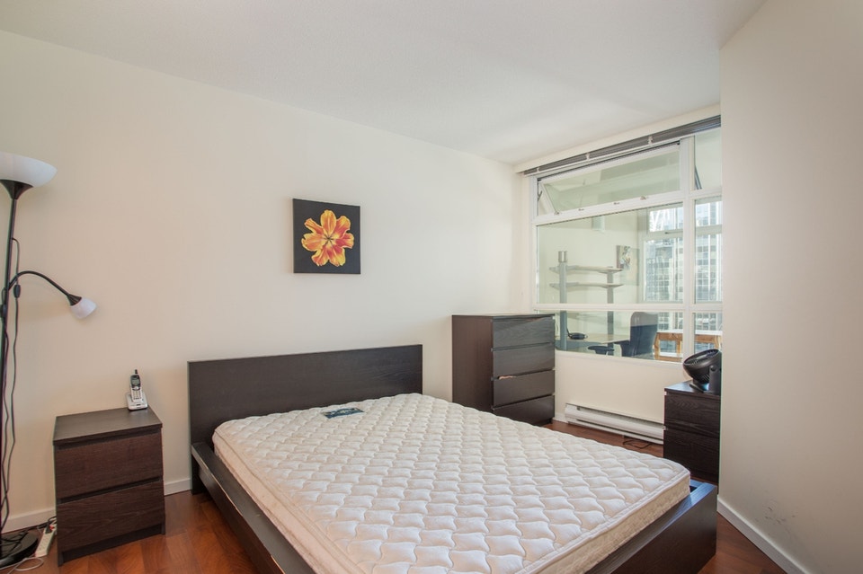 Fully Furnished 1BR + Den Condo 4