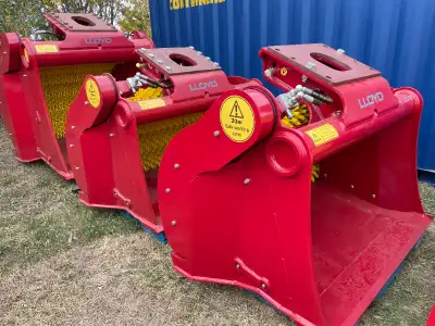 High production mobile screener for use on your jobsite. Save money on moving material in and out of...