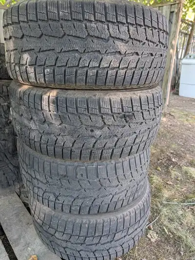 Set of 4 Toyo Observe GSi-6 HP Winter Tires P235/50 R17 $400 Tread: 2 at 6/32 and 2 at 8/32 No plugs...