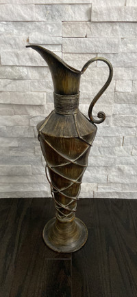 Decorative Metal Vase & Toilet Paper Holder