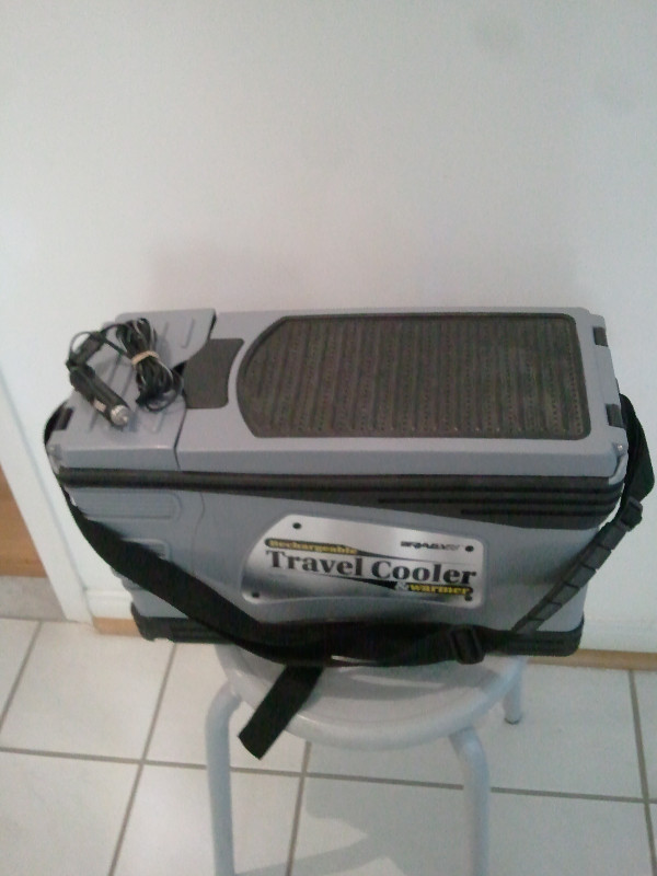 Rally Portable Cooler/Warmer (built-in rechargeable battery)) in Fishing, Camping & Outdoors in Mississauga / Peel Region