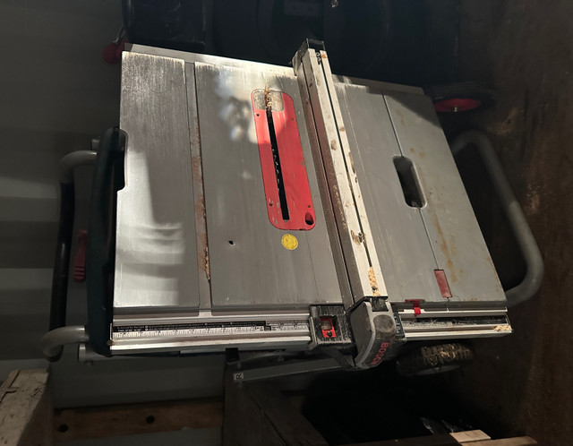 Bosch table saw with wheels  in Power Tools in Mississauga / Peel Region