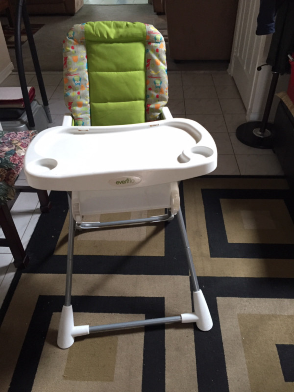 Baby high chair in Feeding & High Chairs in Mississauga / Peel Region