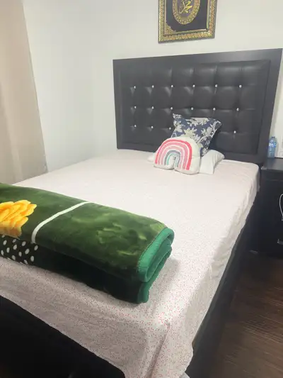 Room for Rent – Brampton 1 furnished room available for rent in a clean and well-maintained 3-bedroo...