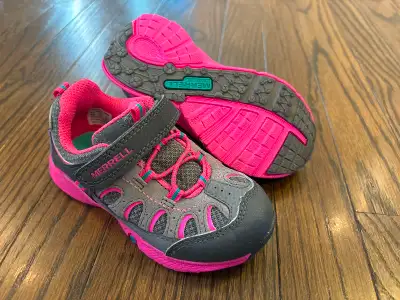 Merrell shoes for baby/toddler. Size 8M. Brand new. $25, pick up in Terwillegar area.