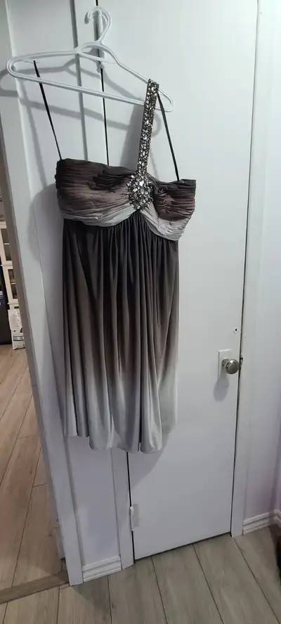 Robe de soirée, View more