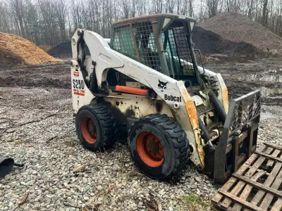 3700 hrs Bucket and forks 2 speed Powerful machine