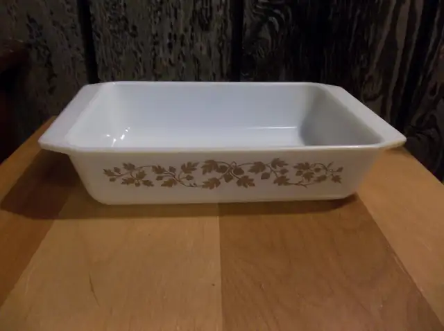 PYREX 575-B 2QT USA in Kitchen & Dining Wares in Trois-Rivières - Image 2
