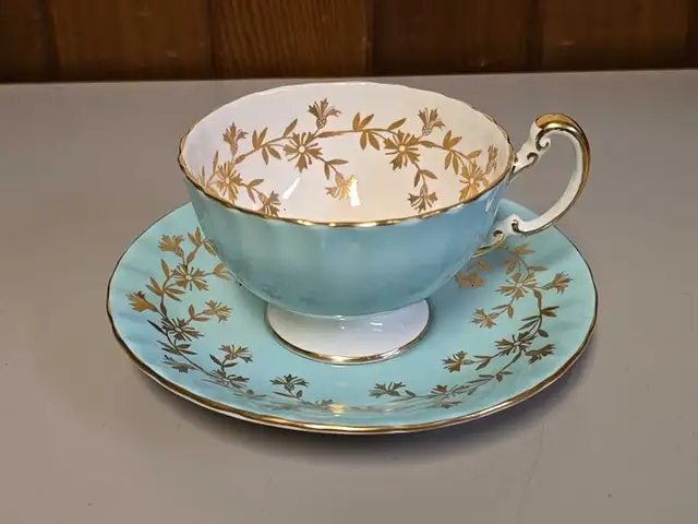 Vintage Aynsley 2312 Turquoise Aqua Blue & Gold Bone China Tea  in Arts & Collectibles in St. Catharines - Image 11