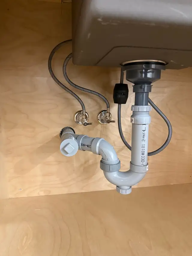 Licensed plumber 577406001889955844