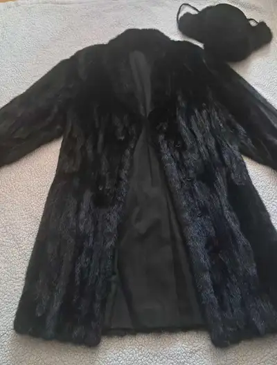 manteau vison noir avec chapeau , View more