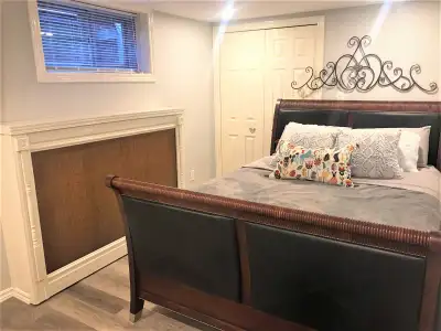 Room w/Pvt Bath apt Share w/1 other female 5min walk to Carleton, View more
