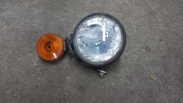 Tow Truck Amber Becon Lights old school $75.00 in Other Parts & Accessories in Hamilton - Image 4