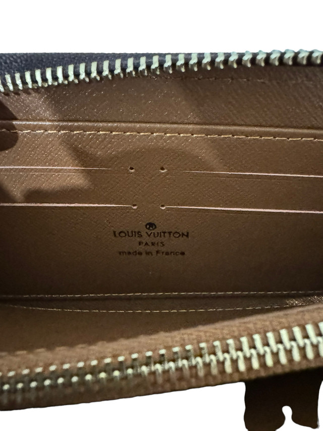 *$70* Brand New Louis Vuitton Zippy Wallet For Women in Women's - Bags & Wallets in Mississauga / Peel Region - Image 4