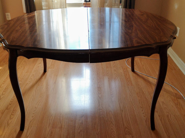Vintage Dining Table 69 x 42 x 30 with one extension in Arts & Collectibles in Oshawa / Durham Region