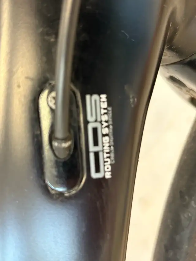 Raleigh Revenio Carbon2 - 60cm Road Bike in Road in Fredericton - Image 8