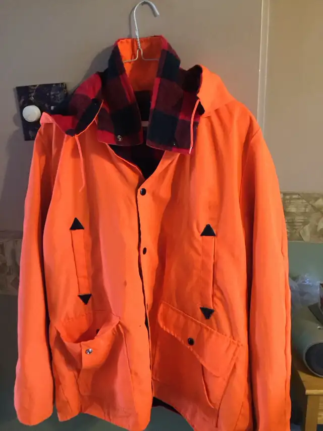 vêtement de chasse,manteau fluorescent,réversible  in Men's in Longueuil / South Shore - Image 4