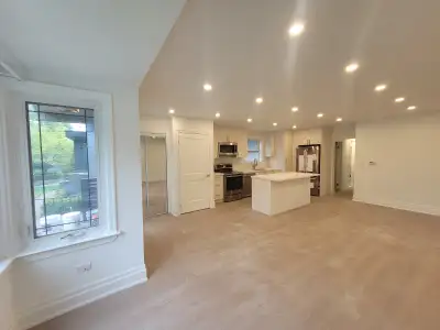 A beautiful fully renovated house in North York ** Recently, fully renovated ** New Appliances ** Fr...