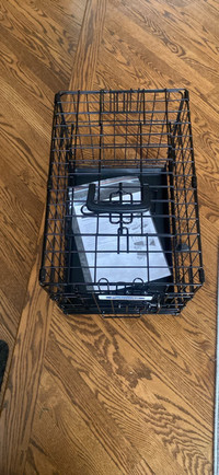Small dog kennel/crate