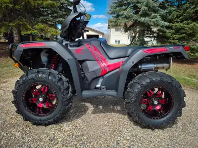 have a brand new 2024 honda foreman rubicon dct. 2.5kms 3.5 hrs, power steering, independent rear su...