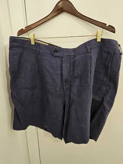 Banana Republic Men's 100% linen shorts in size 42, View more