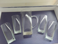 Glass pitcher with 4 glasses