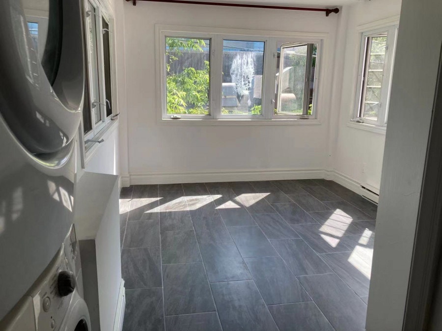 RENOVATED 5½ SPECIOUS  |1-MIN WALK TO SNOWDON METRO & QUEEN MARY — photo 2