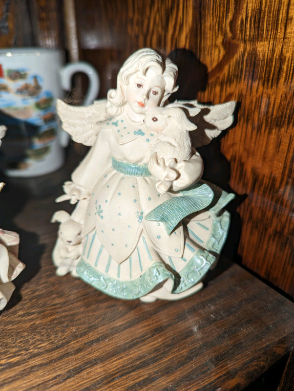 Four little angel figurines in Arts & Collectibles in St. Catharines - Image 2