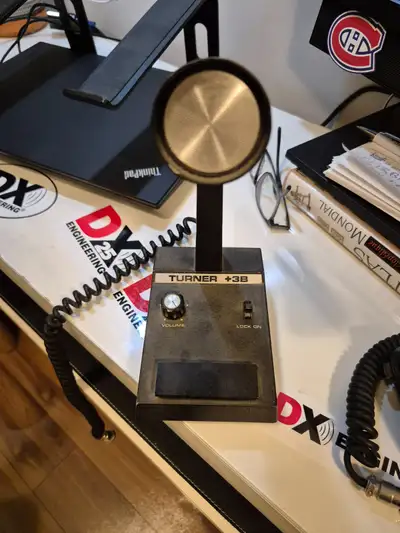 Good condition hard to find. TURNER PLUS 3 B MIC
